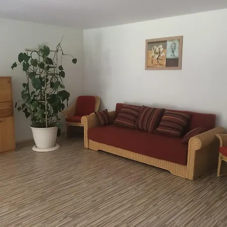Grefenstein Apartment *